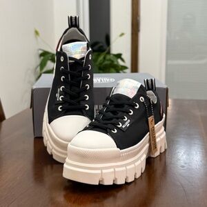 Palladium Revolt Lo TX Sneakers Black Canvas Platform Chunky  Size 8.5 NEW